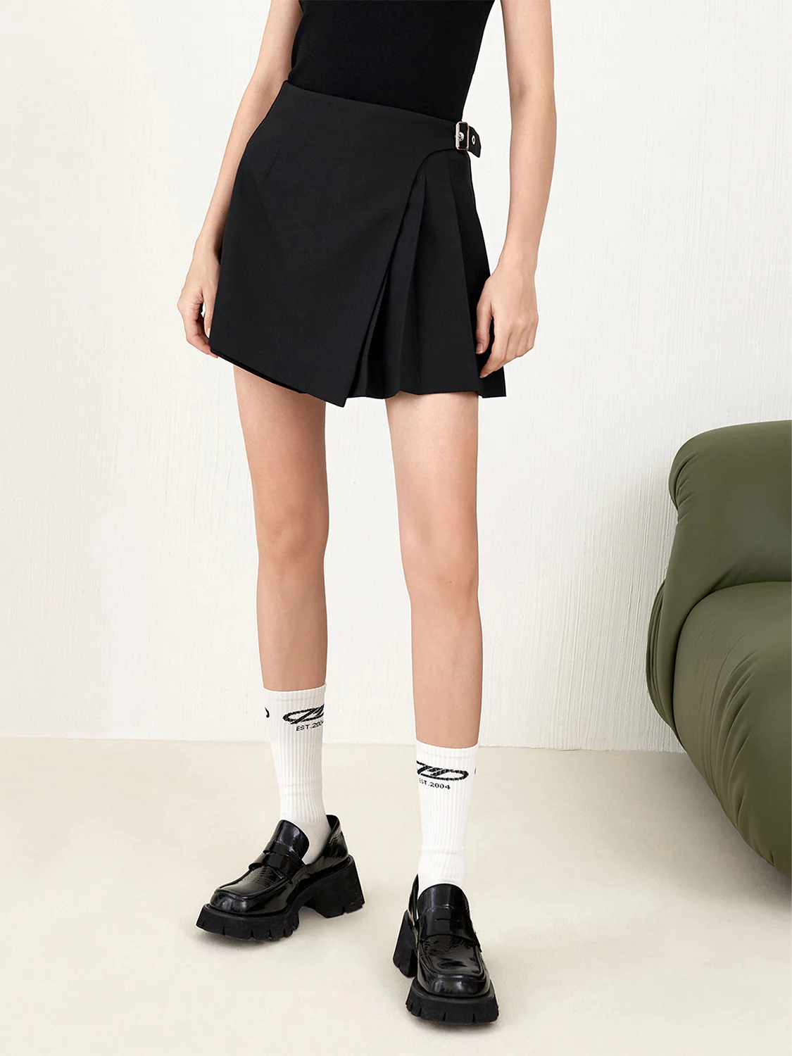 Black Pleated Belted Skort - Image 3