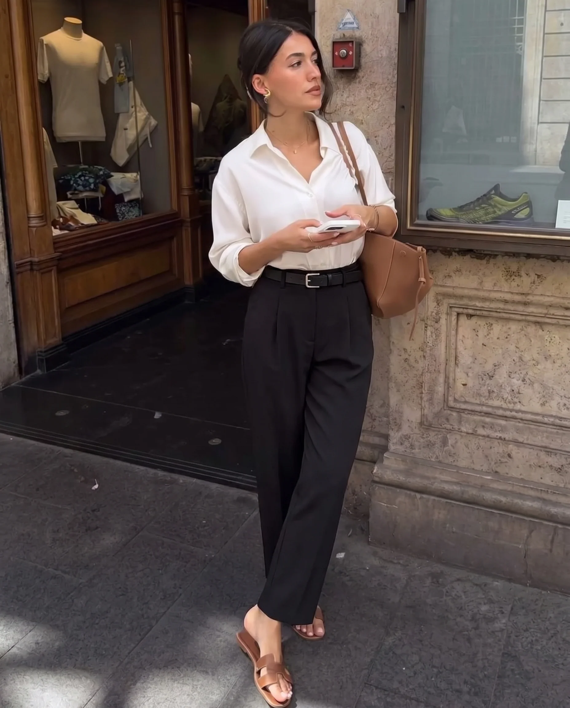 High Rise Black Tapered Trousers With Belt - Image 2