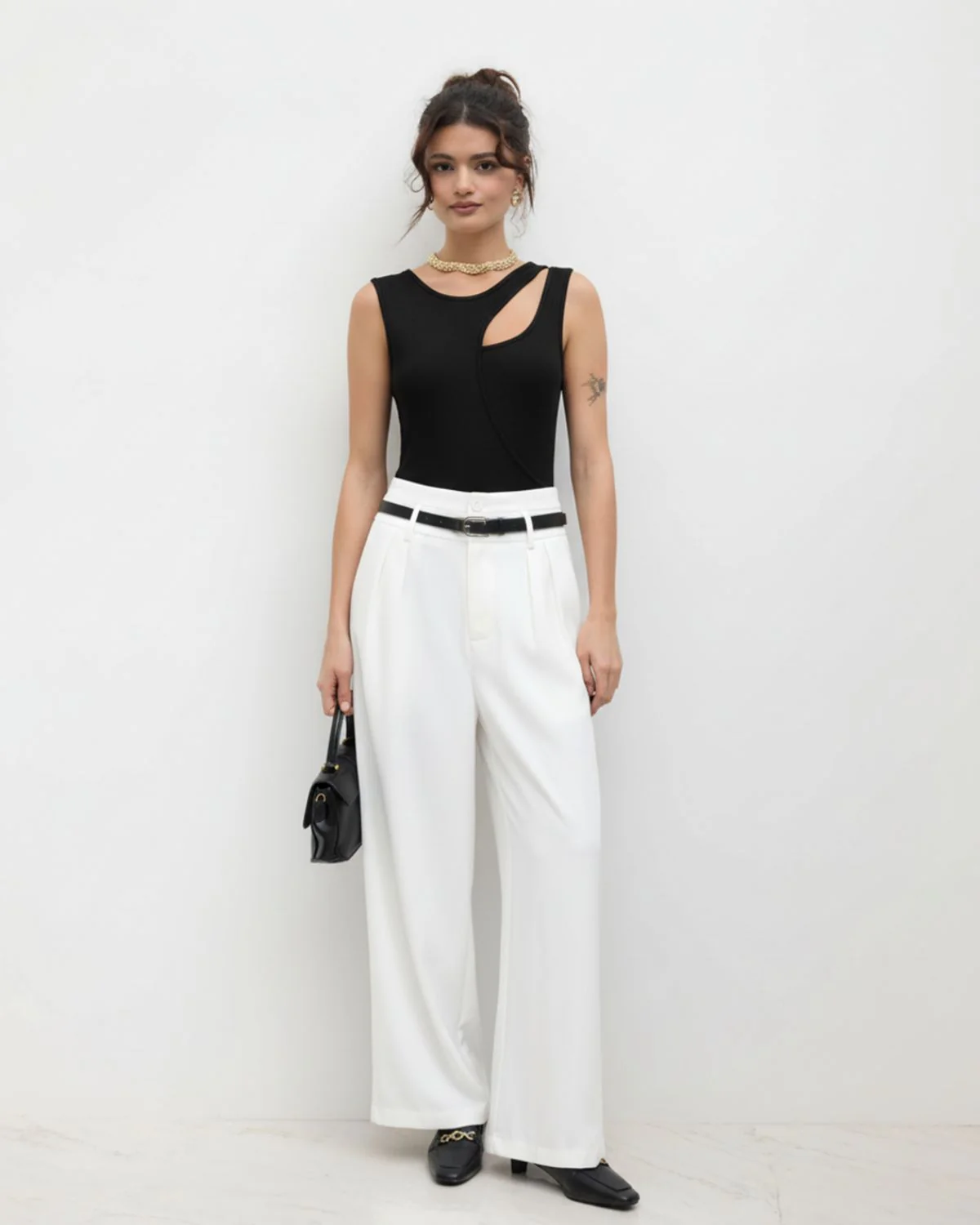 White Pleated Pants With Belt - Image 3