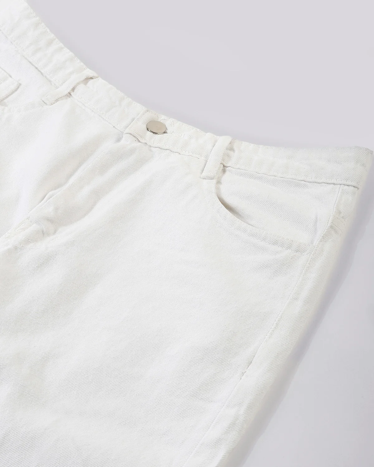 White Solid Relaxed Fit Jeans - Image 6